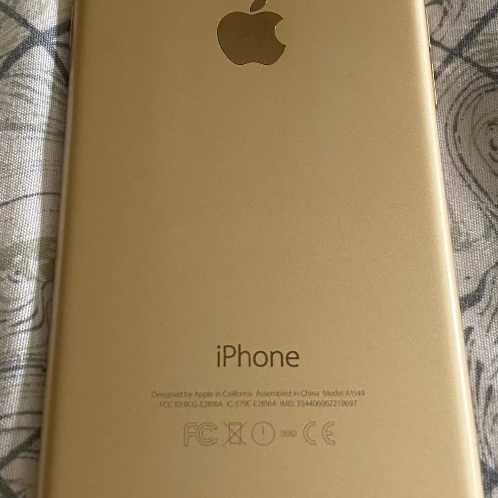 🎉HOST PICK🎉 Apple iPhone 6 128GB Gold Like New with Earpods Phone Unlocked